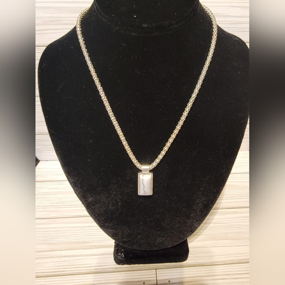 Vintage Roman RMN Natural Stone Silver Tone Pendant Necklace 18”
